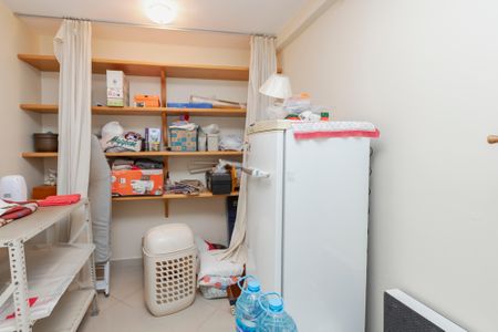 Casa à venda com 170m², 4 quartos e 3 vagas Casa à venda com 170m², 4 quartos e 3 vagasQuarto de Serviço