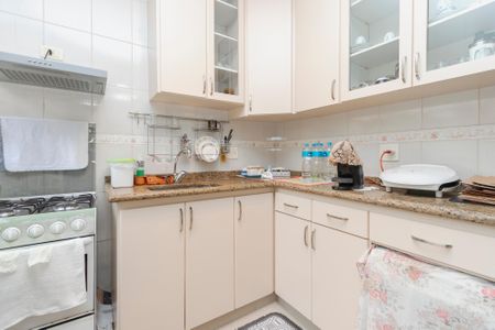 Casa à venda com 170m², 4 quartos e 3 vagas Casa à venda com 170m², 4 quartos e 3 vagasCozinha