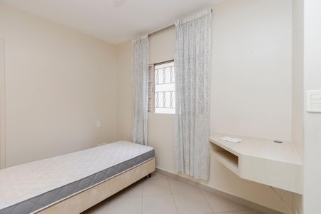 Casa à venda com 170m², 4 quartos e 3 vagas Casa à venda com 170m², 4 quartos e 3 vagasEdícula - Quarto