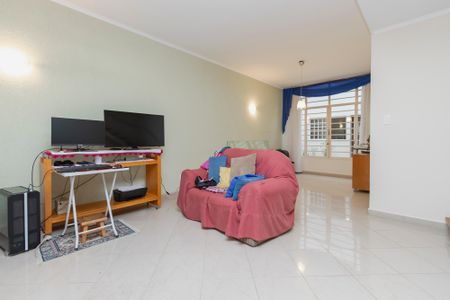 Casa à venda com 170m², 4 quartos e 3 vagas Casa à venda com 170m², 4 quartos e 3 vagasSala