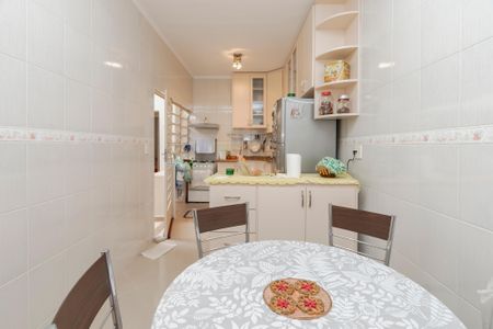 Casa à venda com 170m², 4 quartos e 3 vagas Casa à venda com 170m², 4 quartos e 3 vagasCozinha