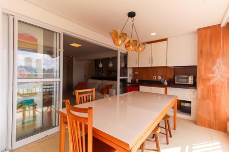 Apartamento para alugar com 87m², 2 quartos e 4 vagas Apartamento para alugar com 87m², 2 quartos e 4 vagasVaranda