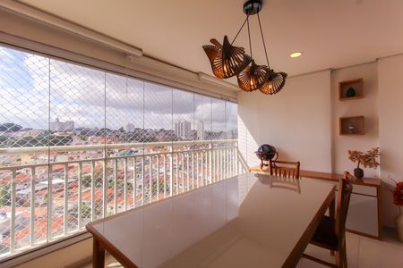 Apartamento para alugar com 87m², 2 quartos e 4 vagas Apartamento para alugar com 87m², 2 quartos e 4 vagasVaranda