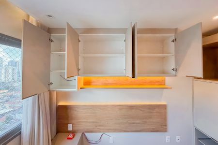 Studio para alugar com 27m², 1 quarto e sem vaga Studio para alugar com 27m², 1 quarto e sem vagaArmários