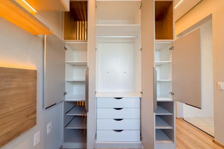 Studio para alugar com 27m², 1 quarto e sem vaga Studio para alugar com 27m², 1 quarto e sem vagaArmários