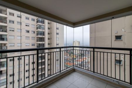 Apartamento para alugar com 68m², 2 quartos e 1 vaga Apartamento para alugar com 68m², 2 quartos e 1 vagaVaranda