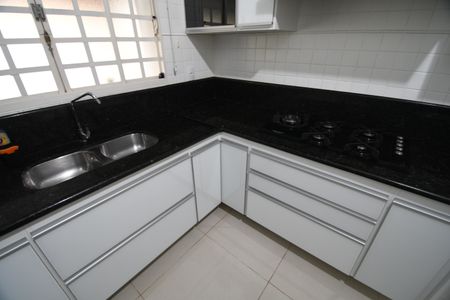 Casa de condomínio à venda com 130m², 3 quartos e 8 vagasCozinha