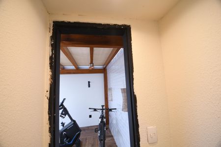 Casa de condomínio à venda com 130m², 3 quartos e 8 vagasBanheiro de serviço