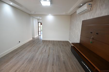 Casa de condomínio à venda com 130m², 3 quartos e 8 vagasSala