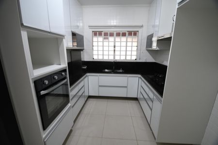 Casa de condomínio à venda com 130m², 3 quartos e 8 vagasCozinha