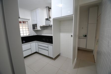 Casa de condomínio à venda com 130m², 3 quartos e 8 vagasCozinha