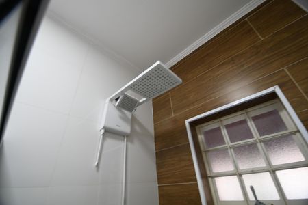 Casa de condomínio à venda com 130m², 3 quartos e 8 vagasBanheiro Social