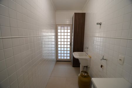 Casa de condomínio à venda com 130m², 3 quartos e 8 vagasÁrea de Serviço