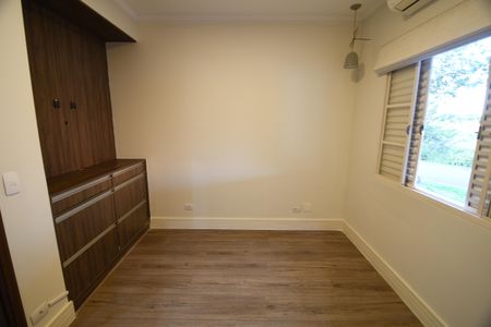 Casa de condomínio à venda com 130m², 3 quartos e 8 vagasSuíte