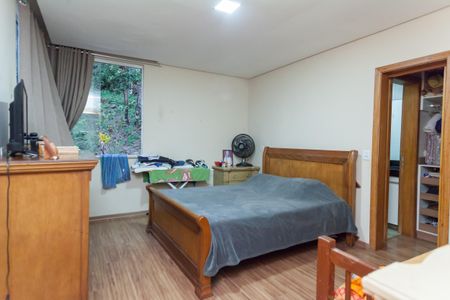 Casa de condomínio à venda com 160m², 3 quartos e 2 vagassuite