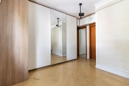 Casa à venda com 170m², 3 quartos e 2 vagasSuíte