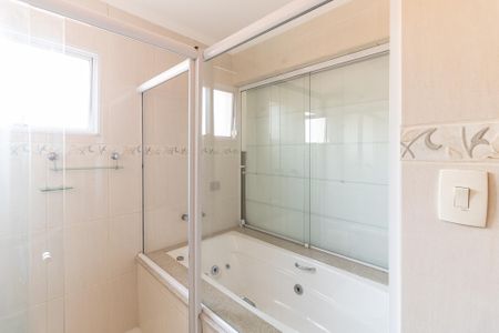 Casa à venda com 170m², 3 quartos e 2 vagasBanheiro da Suíte