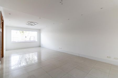 Casa à venda com 170m², 3 quartos e 2 vagasSala