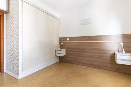 Casa à venda com 170m², 3 quartos e 2 vagasSuíte