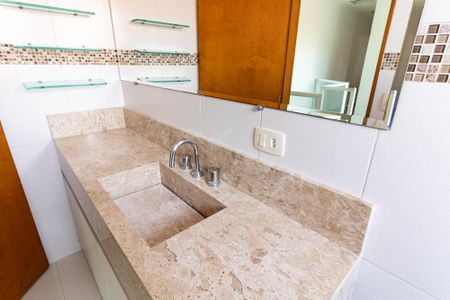 Casa à venda com 170m², 3 quartos e 2 vagasBanheiro Social