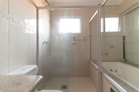 Casa à venda com 170m², 3 quartos e 2 vagasBanheiro da Suíte