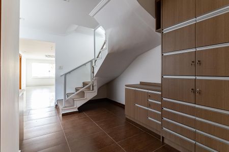 Casa à venda com 170m², 3 quartos e 2 vagasCorredor