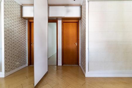 Casa à venda com 170m², 3 quartos e 2 vagasSuíte