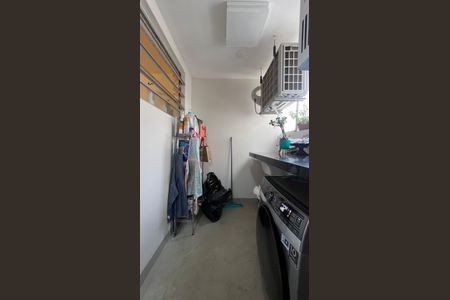 Apartamento à venda com 70m², 2 quartos e 1 vaga Apartamento à venda com 70m², 2 quartos e 1 vagaÁrea de Serviço