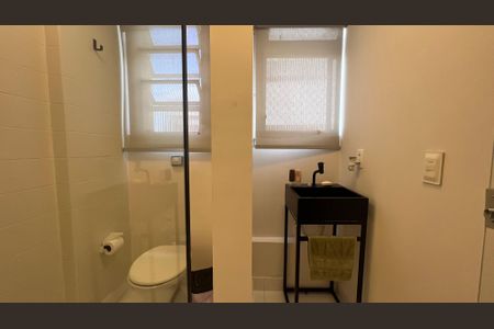 Apartamento à venda com 70m², 2 quartos e 1 vaga Apartamento à venda com 70m², 2 quartos e 1 vagaBanheiro da Suíte