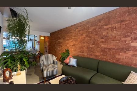 Apartamento à venda com 70m², 2 quartos e 1 vaga Apartamento à venda com 70m², 2 quartos e 1 vagaSala de TV