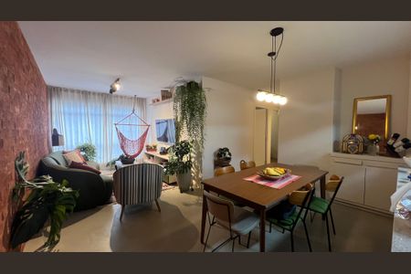 Apartamento à venda com 70m², 2 quartos e 1 vaga Apartamento à venda com 70m², 2 quartos e 1 vagaSala