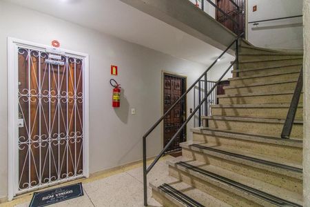 Apartamento à venda com 61m², 2 quartos e sem vagaEscadas