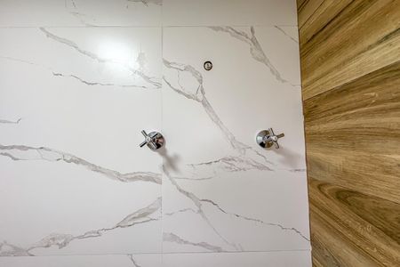 Apartamento à venda com 144m², 2 quartos e 2 vagas Apartamento à venda com 144m², 2 quartos e 2 vagasBanheiro da Suíte 1