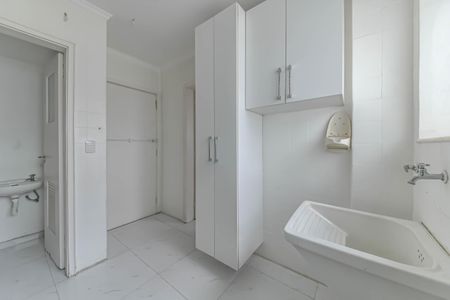 Apartamento à venda com 114m², 3 quartos e 1 vagaÁrea de Serviço