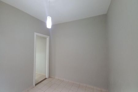 Casa à venda com 178m², 4 quartos e 1 vaga Casa à venda com 178m², 4 quartos e 1 vagaEdícula -Quarto