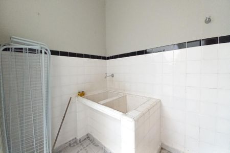 Casa à venda com 178m², 4 quartos e 1 vaga Casa à venda com 178m², 4 quartos e 1 vagaÁrea de Serviço