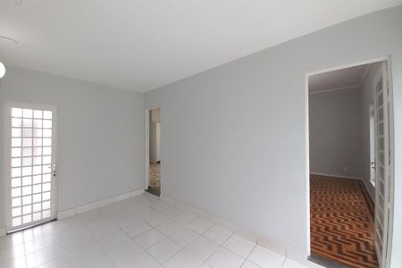 Casa à venda com 178m², 4 quartos e 1 vaga Casa à venda com 178m², 4 quartos e 1 vagaGaragem