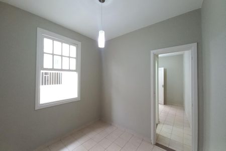 Casa à venda com 178m², 4 quartos e 1 vaga Casa à venda com 178m², 4 quartos e 1 vagaEdícula -Quarto