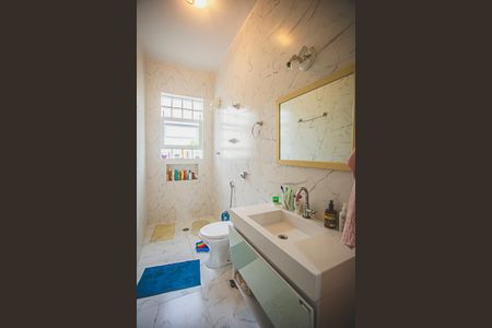 Casa à venda com 100m², 2 quartos e 1 vaga Casa à venda com 100m², 2 quartos e 1 vagaBanheiro