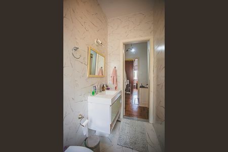 Casa à venda com 100m², 2 quartos e 1 vaga Casa à venda com 100m², 2 quartos e 1 vagaBanheiro