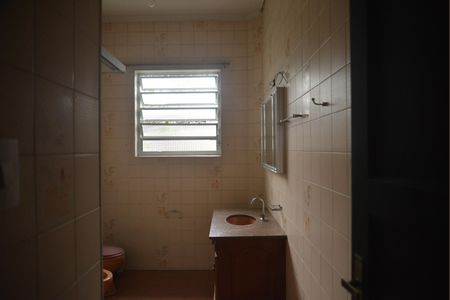 Casa à venda com 135m², 2 quartos e 1 vagaBanheiro