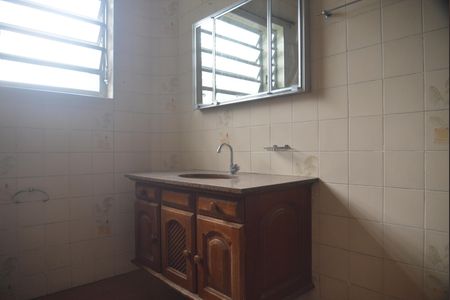 Casa à venda com 135m², 2 quartos e 1 vagaBanheiro
