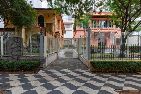 Apartamento à venda com 240m², 4 quartos e 4 vagasFachada