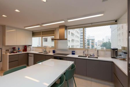 Apartamento à venda com 240m², 4 quartos e 4 vagasCozinha