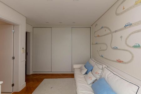 Apartamento à venda com 240m², 4 quartos e 4 vagas Suíte 2