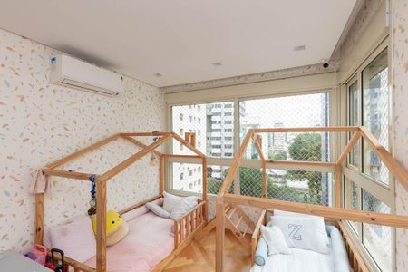 Apartamento à venda com 240m², 4 quartos e 4 vagas Suíte 3