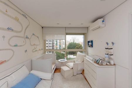 Apartamento à venda com 240m², 4 quartos e 4 vagas Suíte 2