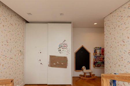 Apartamento à venda com 240m², 4 quartos e 4 vagas Suíte 3