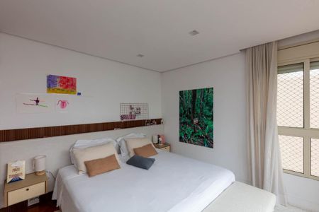 Apartamento à venda com 240m², 4 quartos e 4 vagas Suíte 1