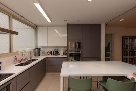 Apartamento à venda com 240m², 4 quartos e 4 vagasCozinha